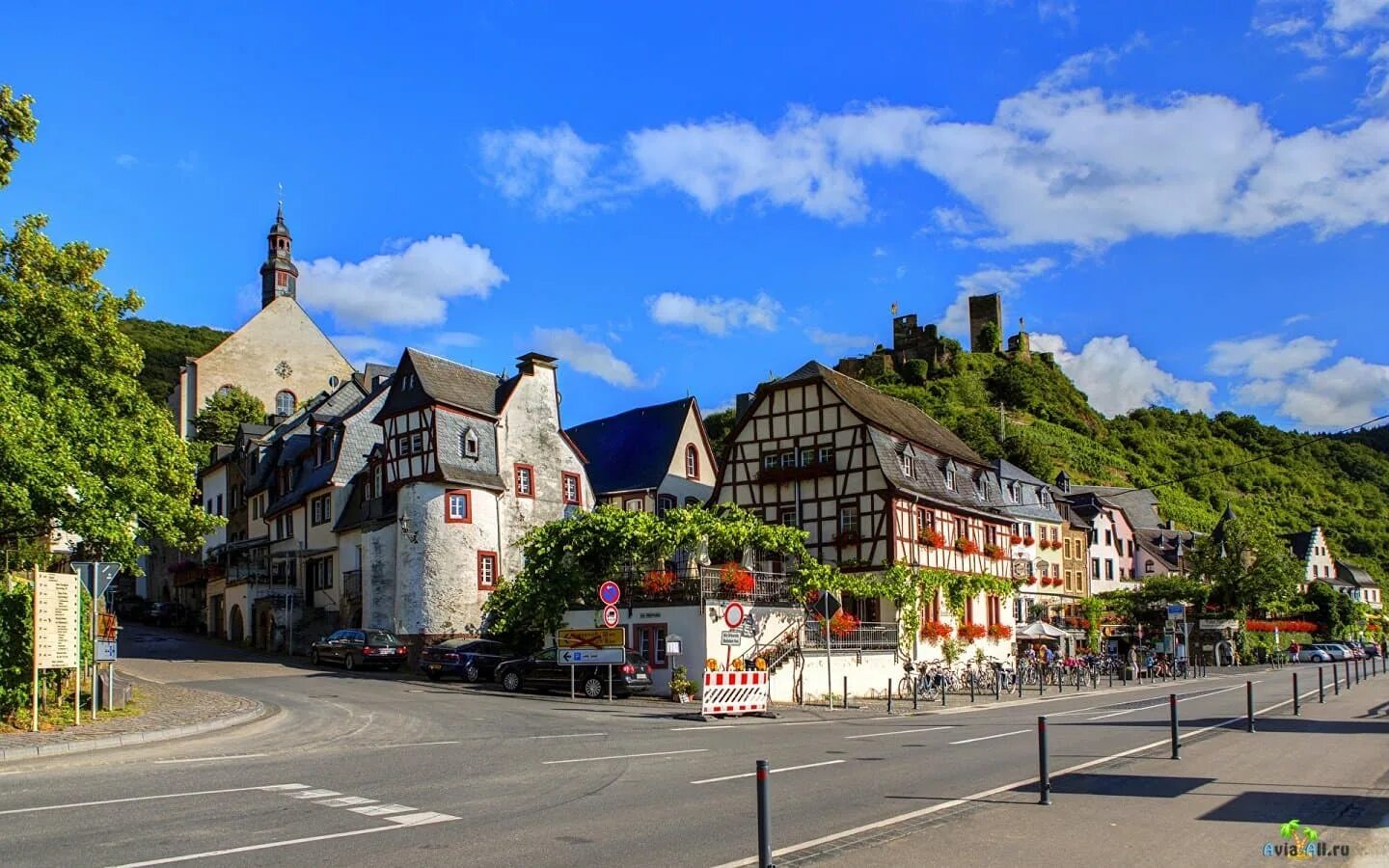Time at germany. Time at germany. Time in germany now. Время на немецком упражнения. Графенвер бавария.