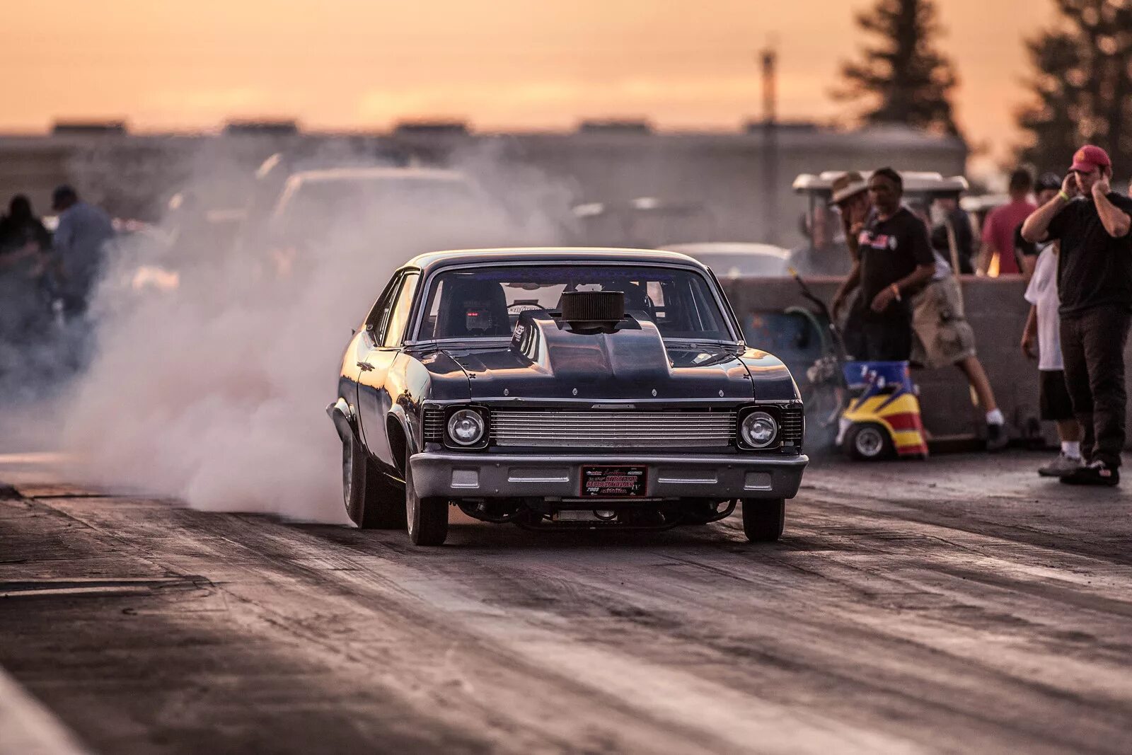 Драг рейсинг машины. NHRA Drag Racing. Уличные гонки. Драг рейсинг уличные.