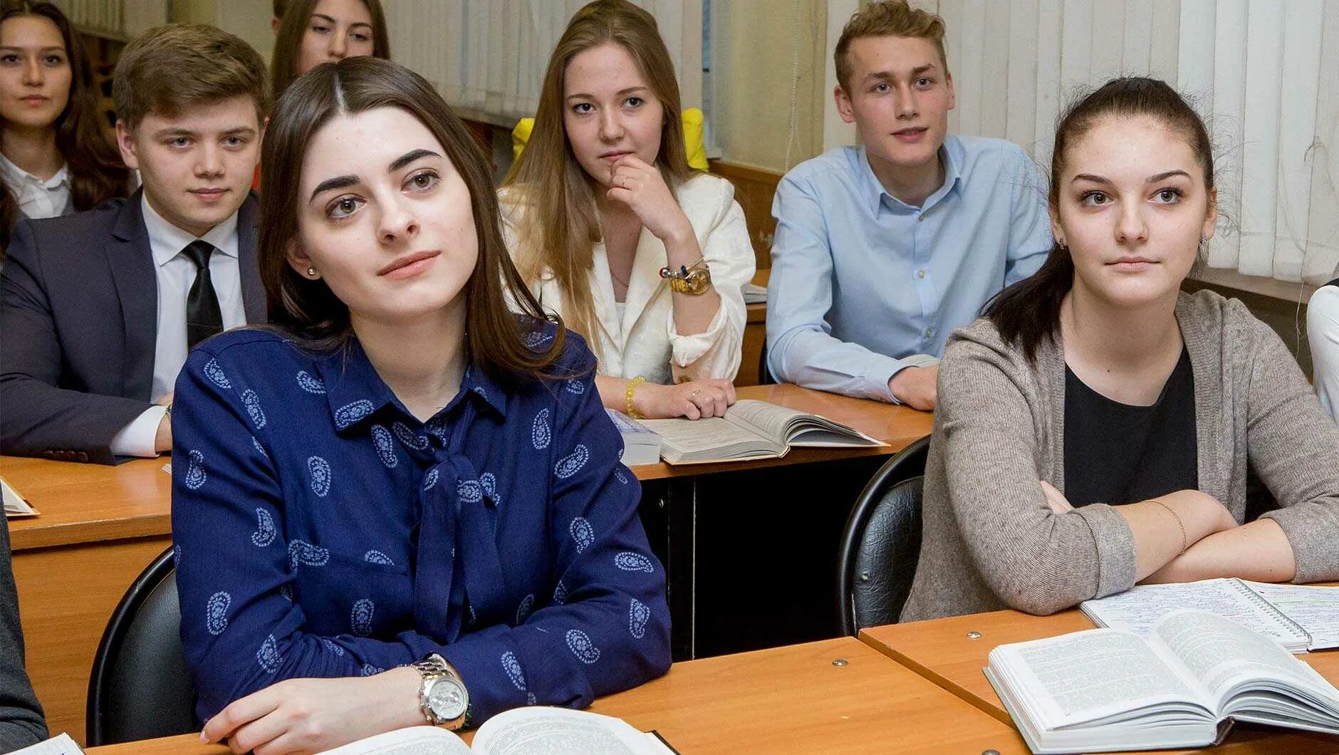 Ученик средней образовательной школы