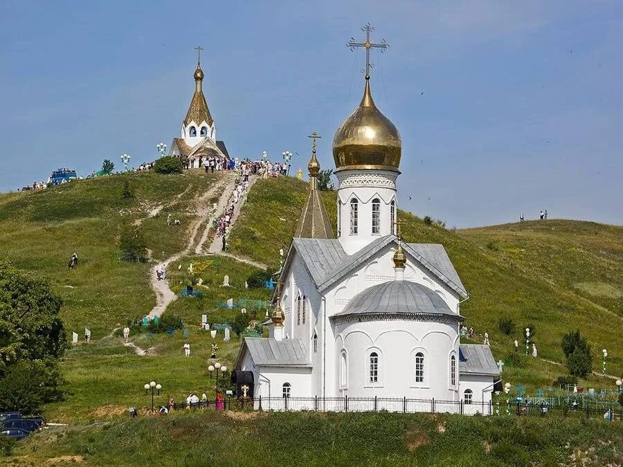 Свято-Троицкий Холковский монастырь. Холковский монастырь Белгородской области. Холковский Троицкий мужской монастырь. Холковский монастырь пещерный храм. Святого белгородская область