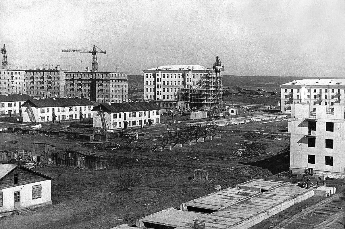 В каком году построили город. Старый город Первоуральск. Первоуральск в 80. Зарождение поселка Первоуральск. Первоуральск 1950.