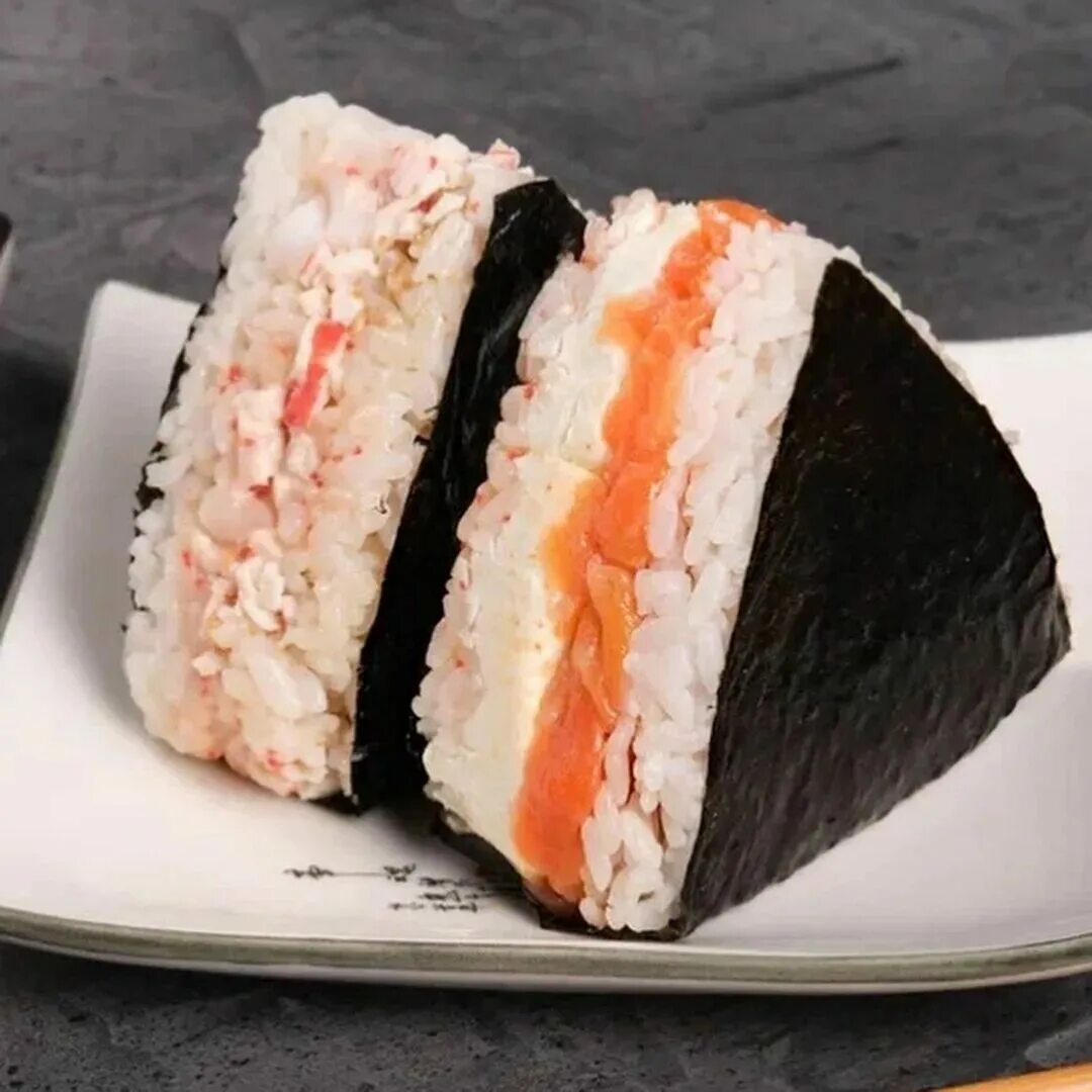 онигири филадельфия. онигири суши. роллы онигири. рисовые онигири. роллы онигири.