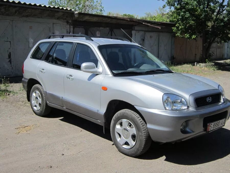 Hyundai santa fe 2001 года. Hyundai Santa Fe 2001. Hyundai Santa Fe (2001-2006). Хендай Santa Fe 2001. Hyundai Santa Fe, 2001 белый.