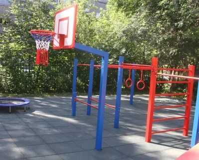 Спортивная площадка в саду