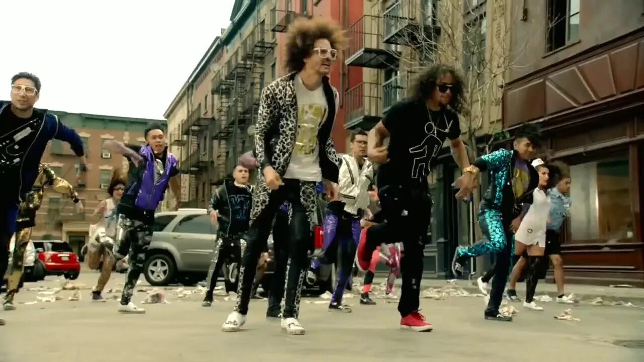 Every day im shuffle in перевод