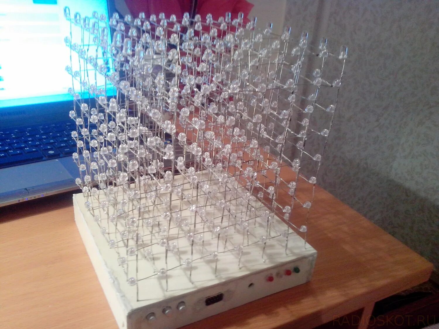 Led cube. Led Cube 16х16х16. Диодный куб 8х8х8. Куб из диодов. Светодиодный куб 8х8х8.