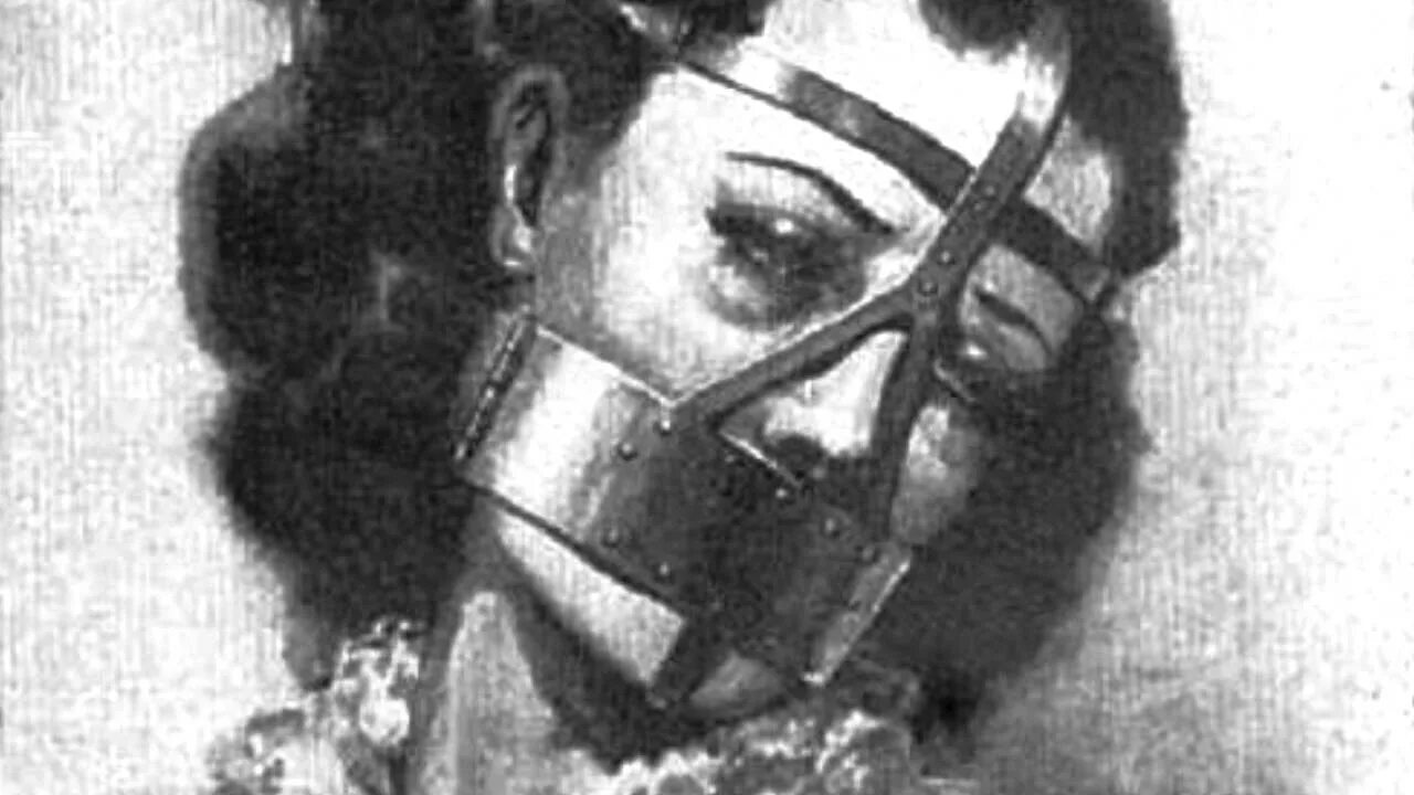 Железные маски средневековья. Железная маска позора для женщин. Очки пыток