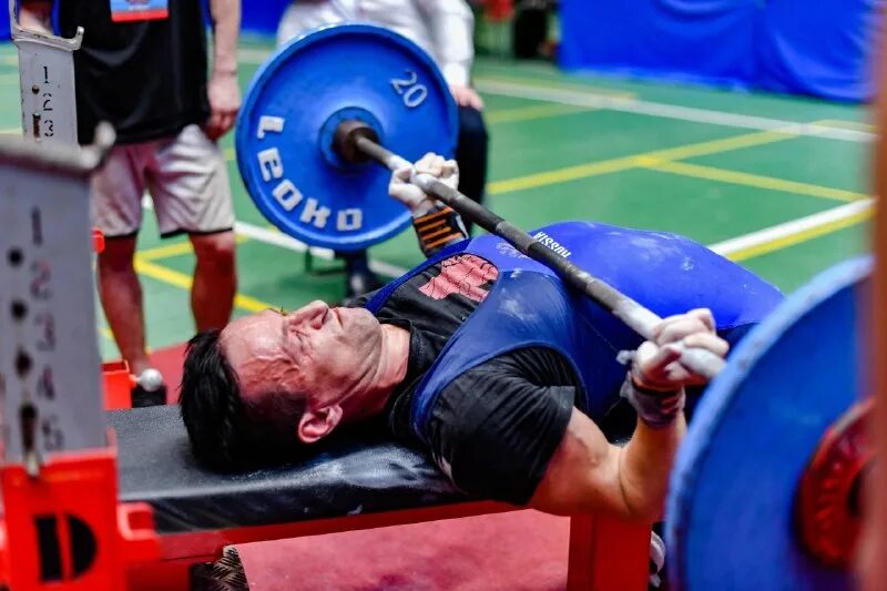 Народный жим лежа. Жим лежа соревнования женщины. Жим лежа соревнования женщины. Народный жим. Дьявольский жим кроссфит.