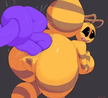 “Stretchy bee 🐝” .