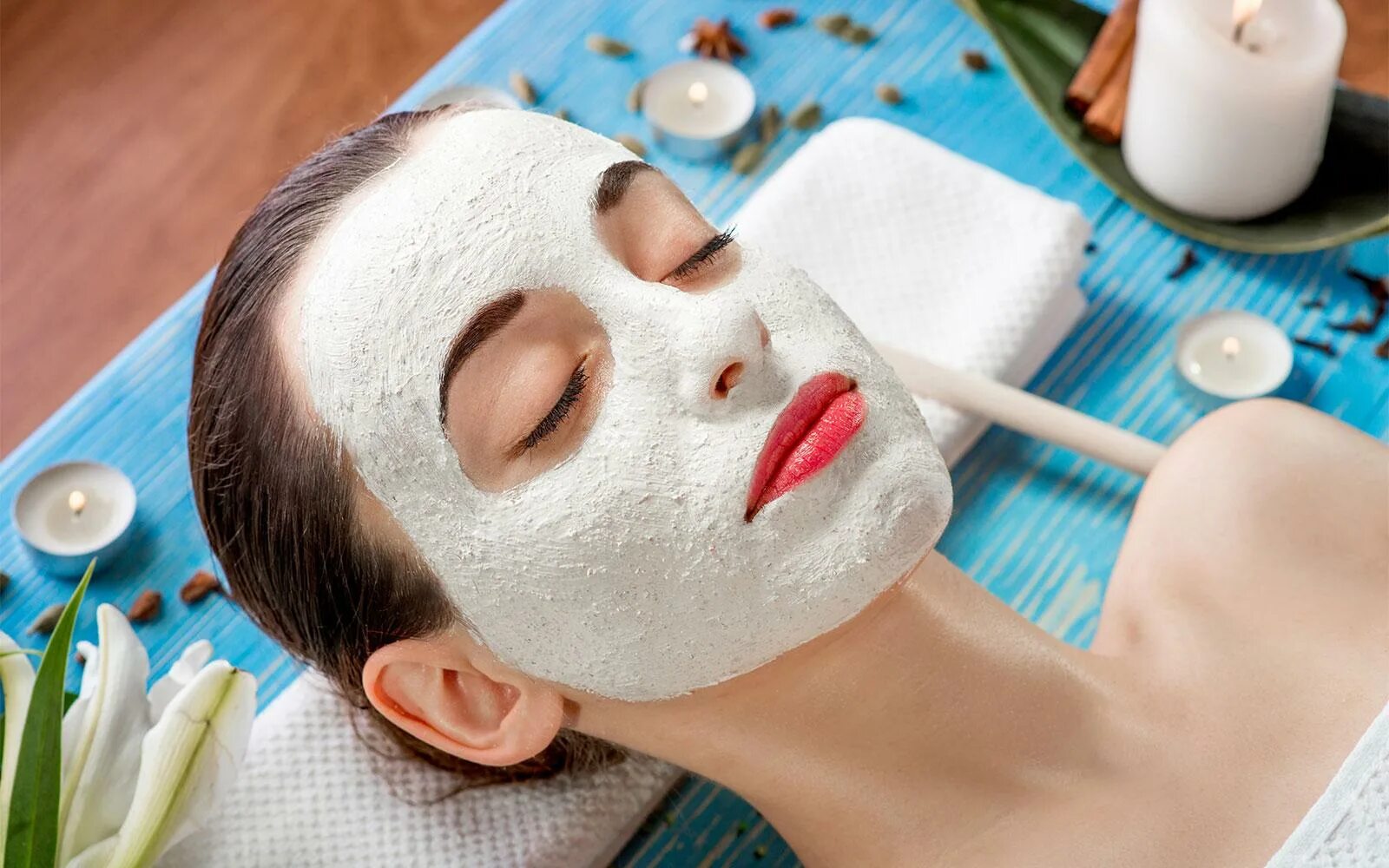 Mask spa. Маска для лица. Маска для лица косметическая. Маска из глины. Глиняная маска для лица.