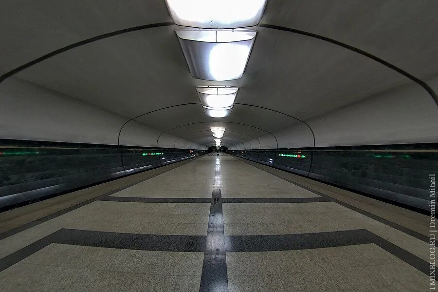 Во сколько открывается казанское метро. Станция метро кремлевская казань. казань метро 2005. горки (станция метро). казанское метро фото.