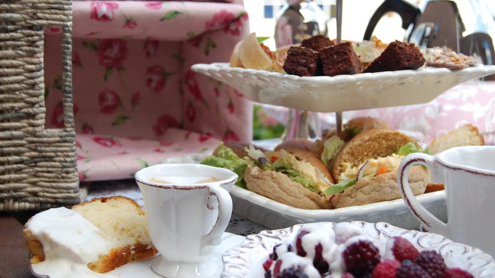 English afternoon. High Tea в Англии. Чай / High Tea. High Tea парти in England. English afternoon чай.