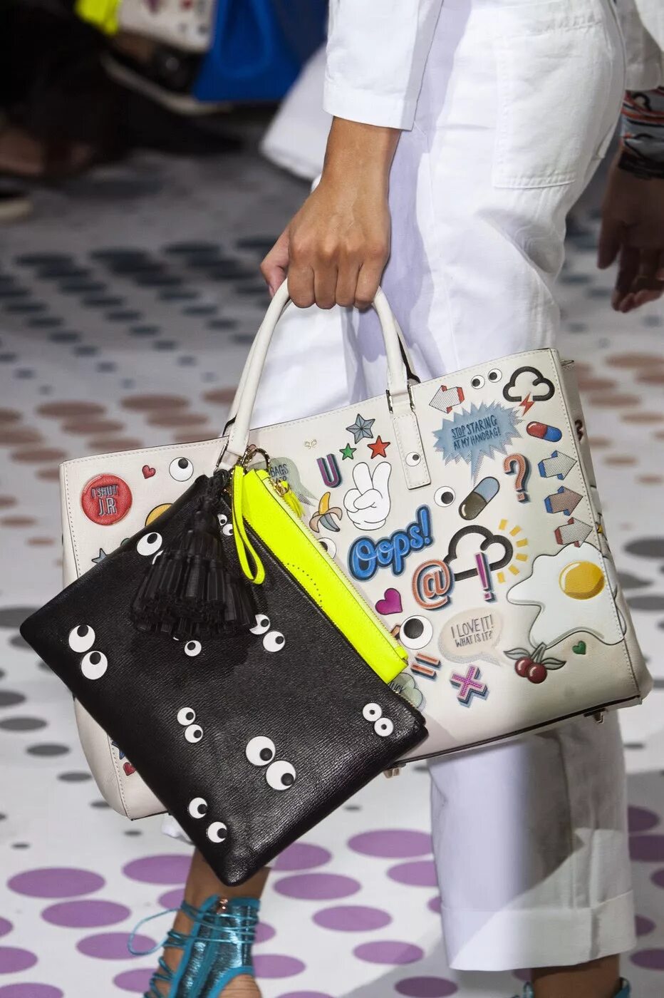 Anya Hindmarch. Аня Хиндмарч сумки. Сумка тоут Anya Hindmarch. Коллаборации с сумками идеи. Show bags