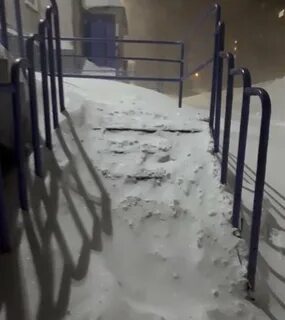 Белый снег заметает подъезды козерог начинает разбег