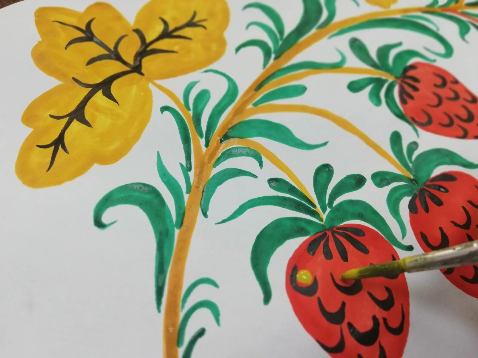 Хохломская роспись в подготовительной группе. По мотивам хохломской росписи комарова старшая группа. Золотая хохлома комарова старшая группа. Рисование в подготовительной группе тарелка хохлома. Рисование в подготовительной группе хохломская роспись.