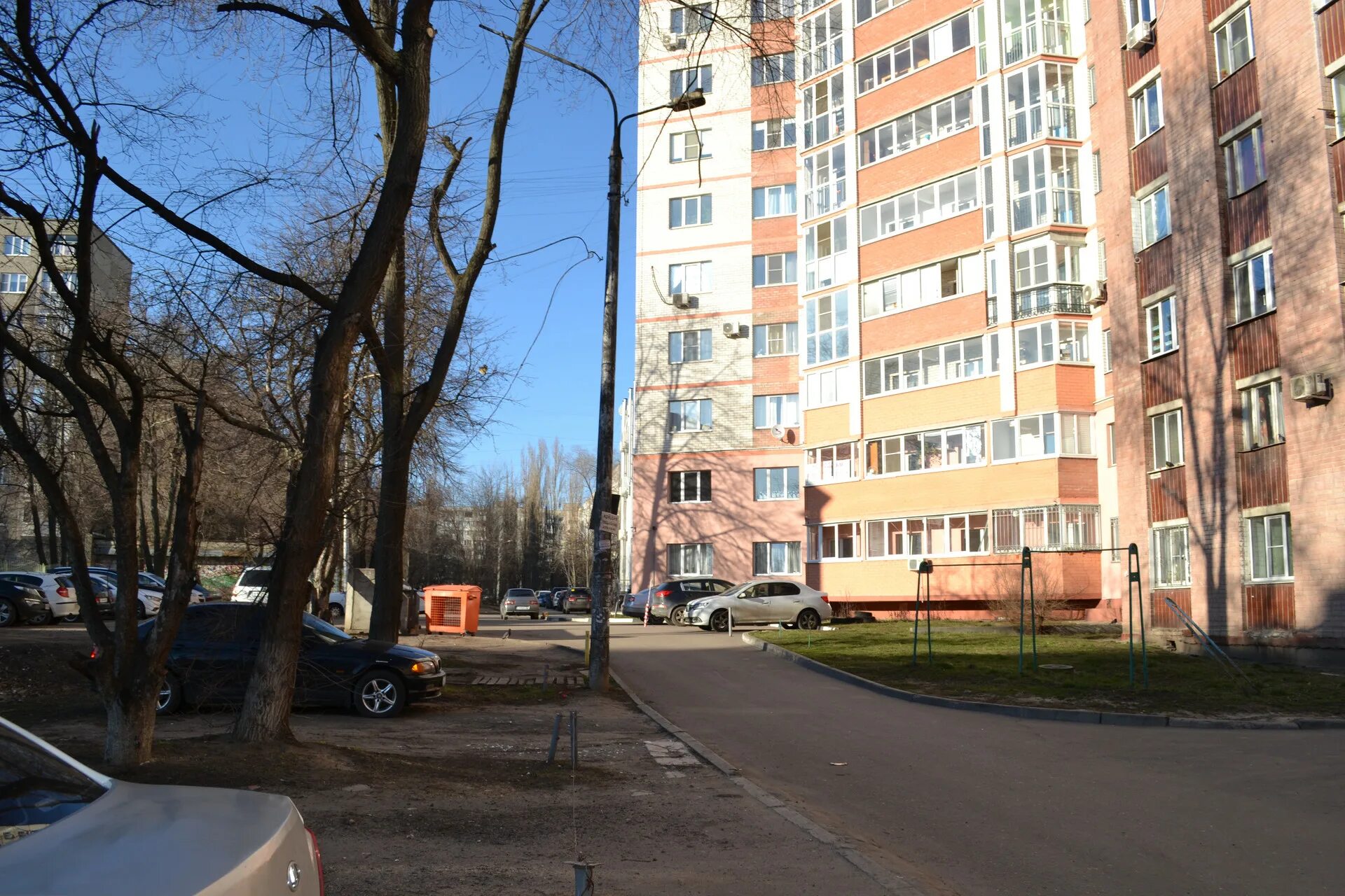 Улица хользунова 64а воронеж. Хользунова 13 воронеж. Улица хользунова 68 воронеж. Общежитие вгу воронеж. Комнаты хользунова воронеж.