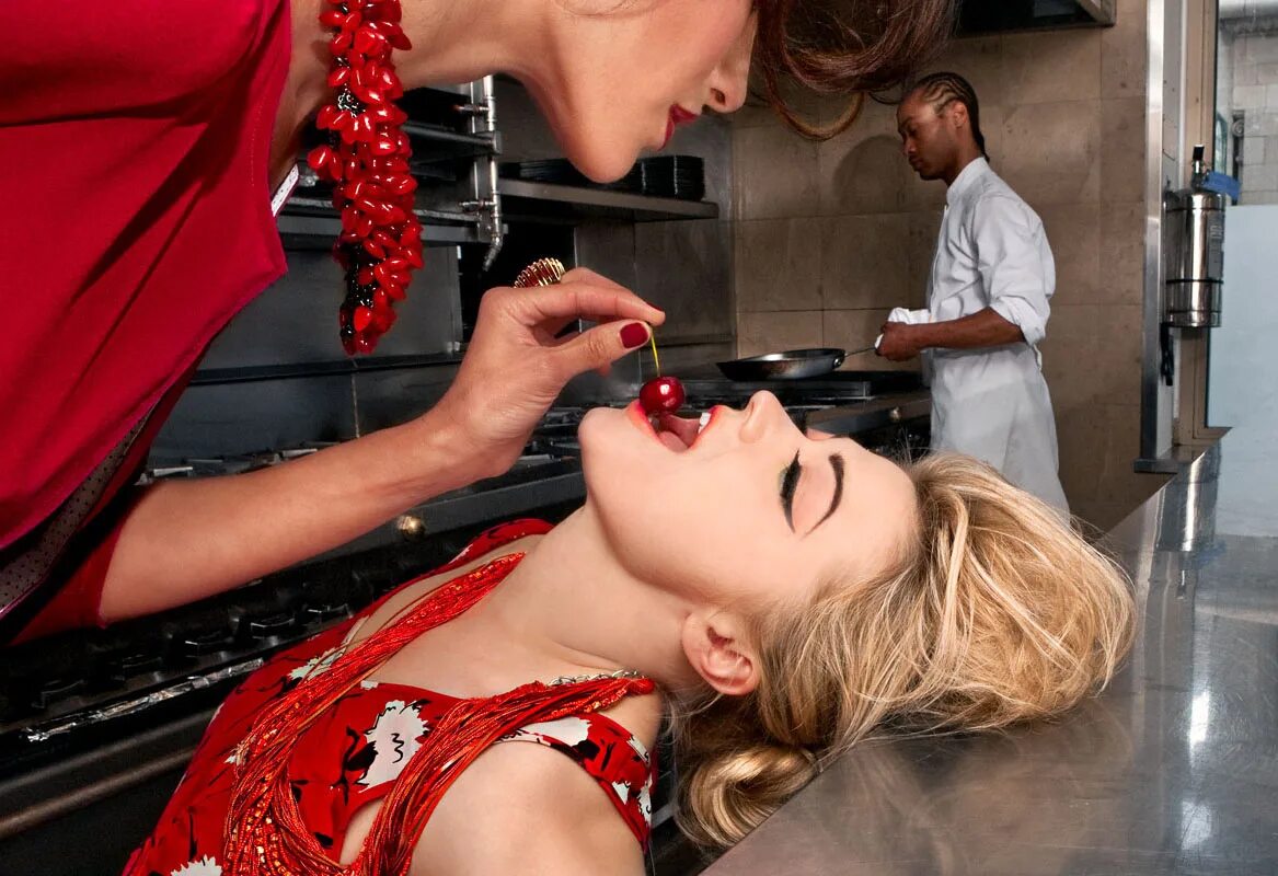 девочки извращенцы. девочки извращенцы. старшеклассницы на перемене. девушка в вакуумном пакете. самые страшные родители.