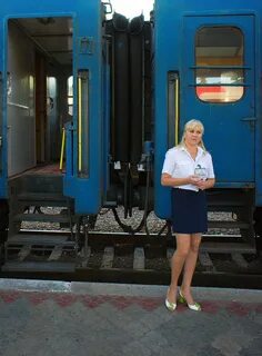Проводница в поезде фото