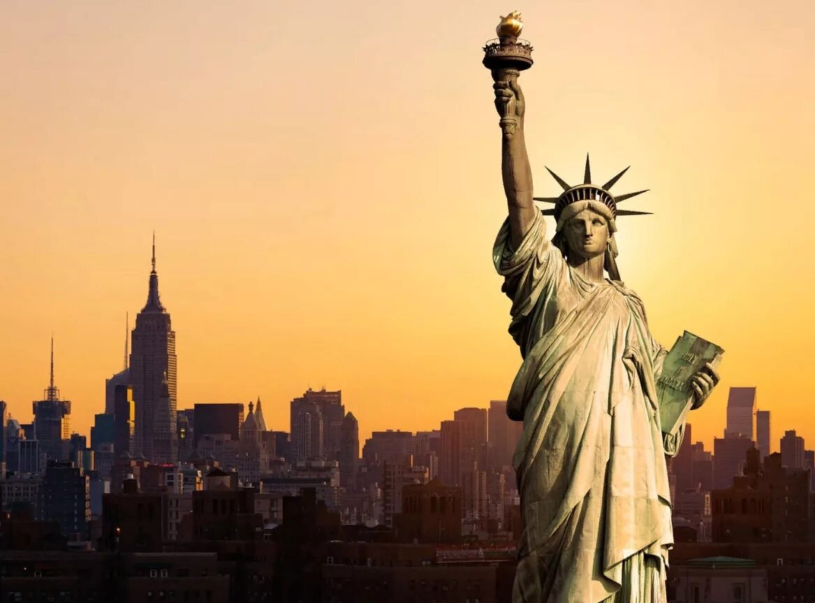Свобода в различных странах. Статуя свободы Нью-Йорк. Нью-Йорк бстатуясвободы. Нью-Йорк достопримечательности статуя свободы. НЬЮЙ РРК статуя свободы.