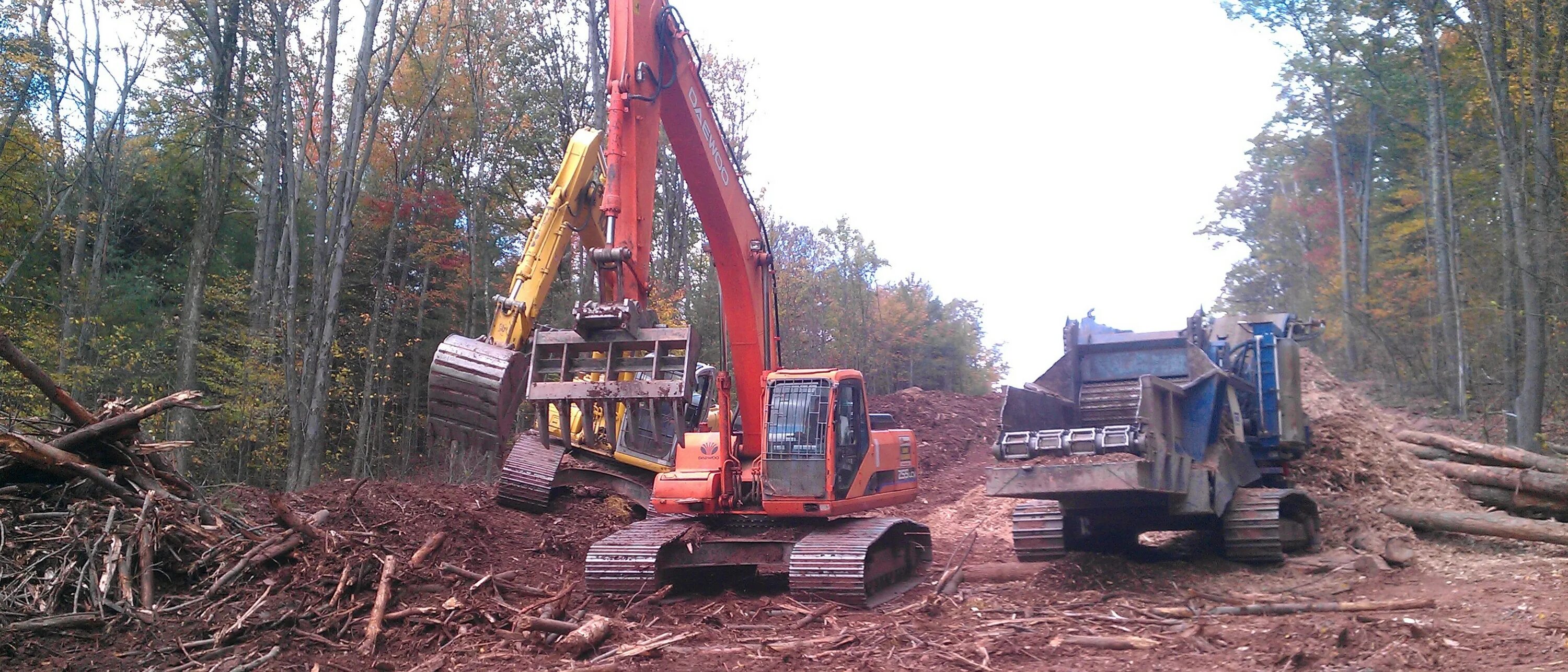 Clearing land. Выкорчевывание деревьев вручную. Land clearing. Hyd clearing. Clearing wooded Land with Anchor Chain and Bulldozer.