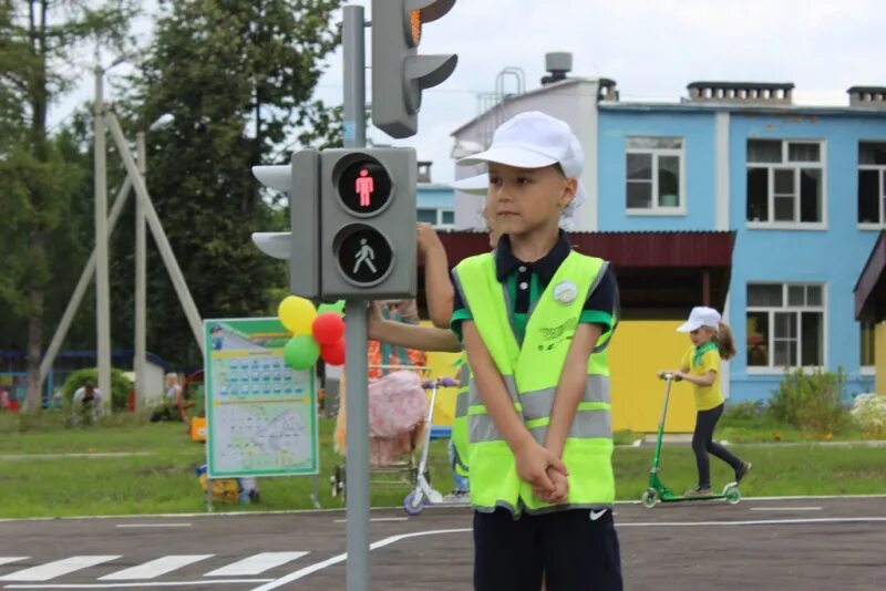 юид в школе. отряд юид. отряд юных инспекторов дорожного движения в школе. навигатор правила дорожного движения. юид обложка.