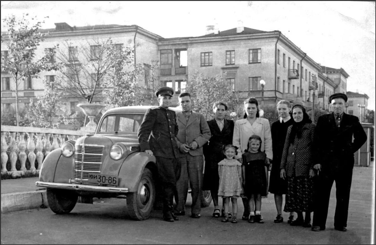 1953 1956 год. Москва 1946 год. Машины 1953 года. Фото площади 1956.