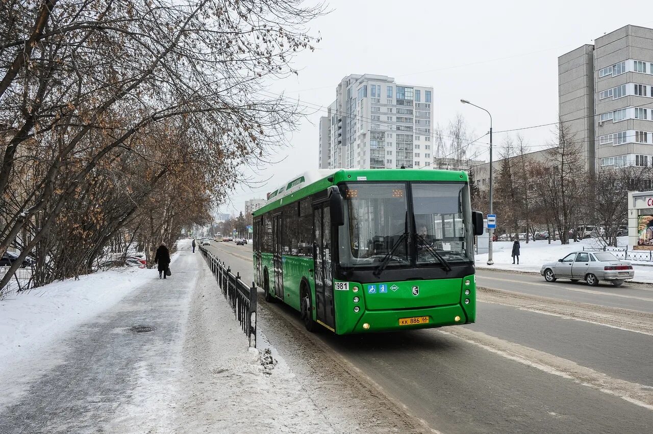 Автобусы екатеринбург изменения. 24 Автобус Екатеринбург. Автобусный парк Екатеринбург. Автобус Екатеринбург зима. Екатеринбургский общественный транспорт.