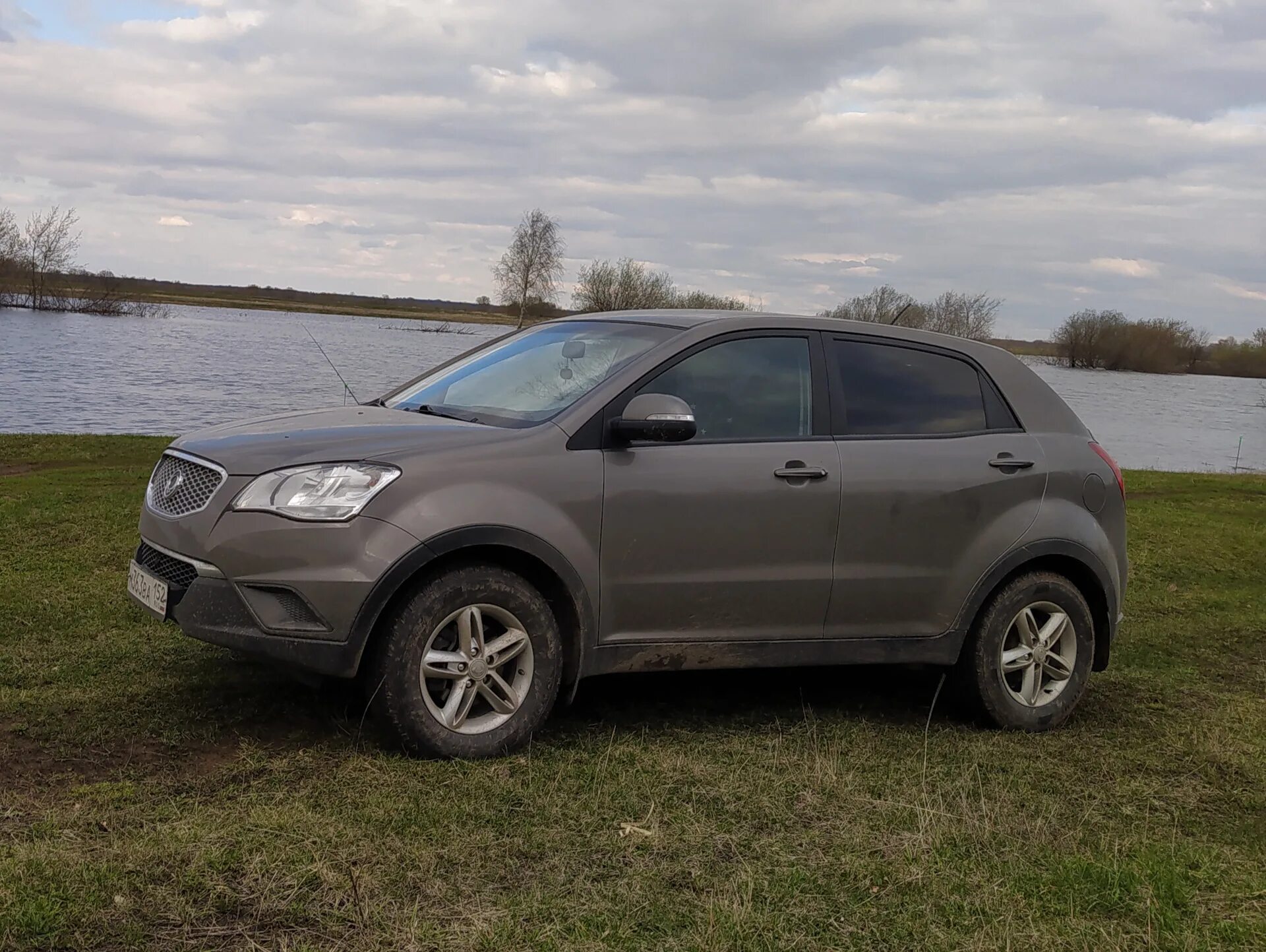 215/70 R16 SSANGYONG Actyon. 215/70r16 на SSANGYONG. Можно ставить шины 215/70 r16 на Санг енг Актион 2011-2015. Как смотрятся шины 215 70r16 на саньенг Актион Нью. Шины саньенг актион