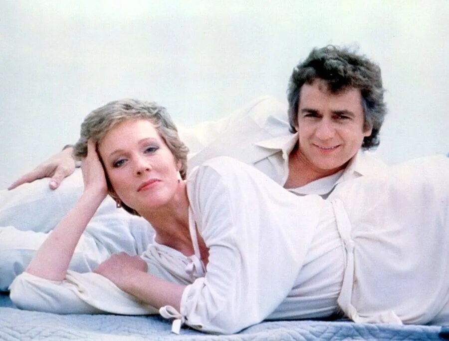 Мур 10. Дадли мур 10. 10 фильм 1979. десятка фильм 1979 бо дерек. 10 сша 1979 фильм.