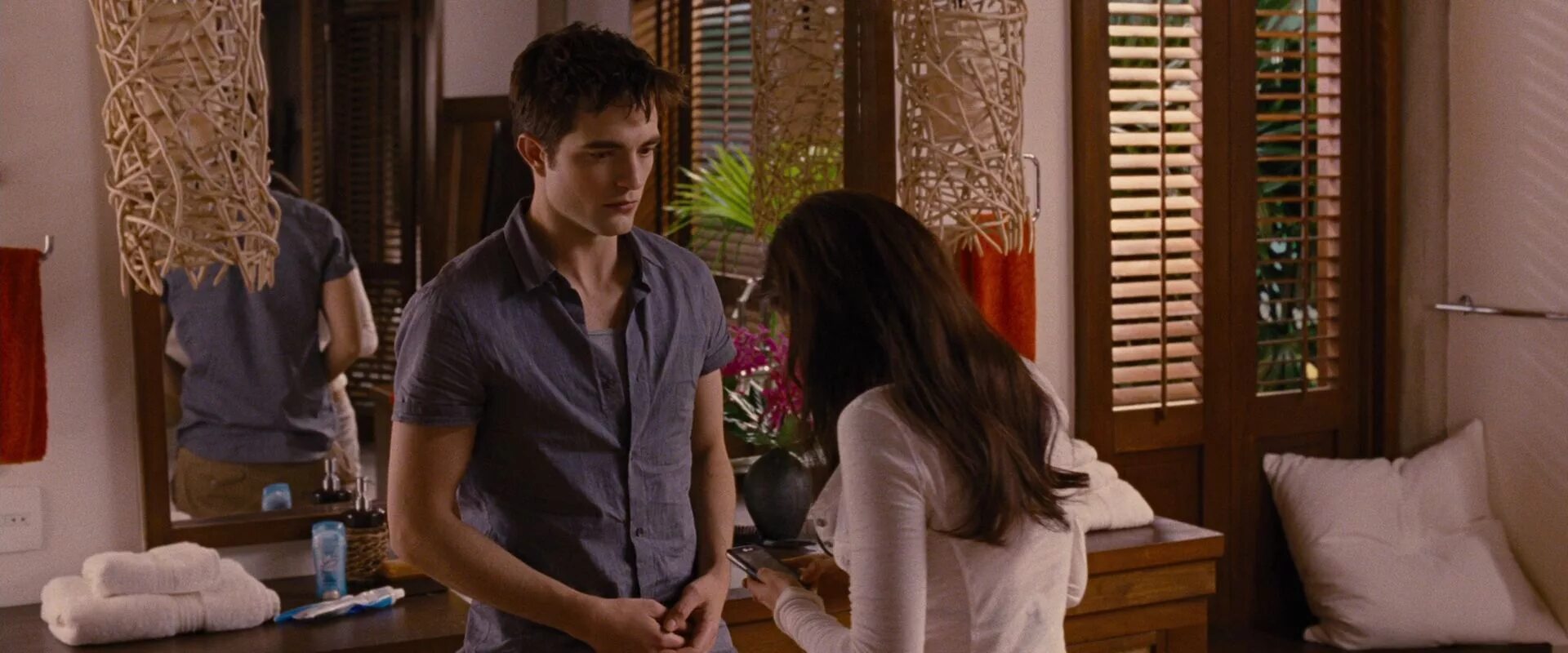 Сумерки рассвет 1 хороший качество. Сумерки сага рассвет часть 1 виктория. сумерки сага рассвет часть 1 на острове. сумерки ломая рассвет 1 часть. сумерки 1 часть дом.