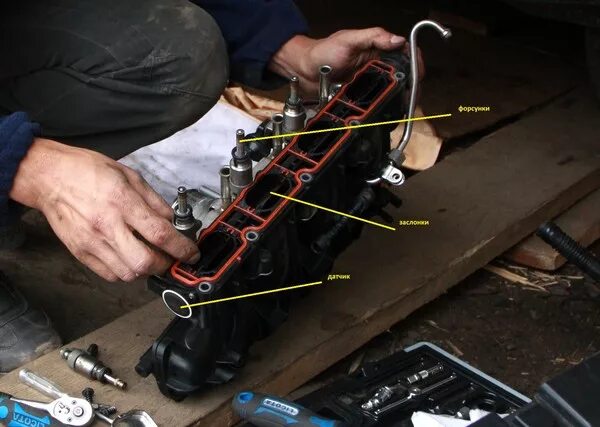 Заслонки впускного коллектора тигуан 2. Туарег 2. Ошибка впускной коллектор. Впускной коллектор vw tiguan 2. Впускной коллектор на форд скорпио 2.