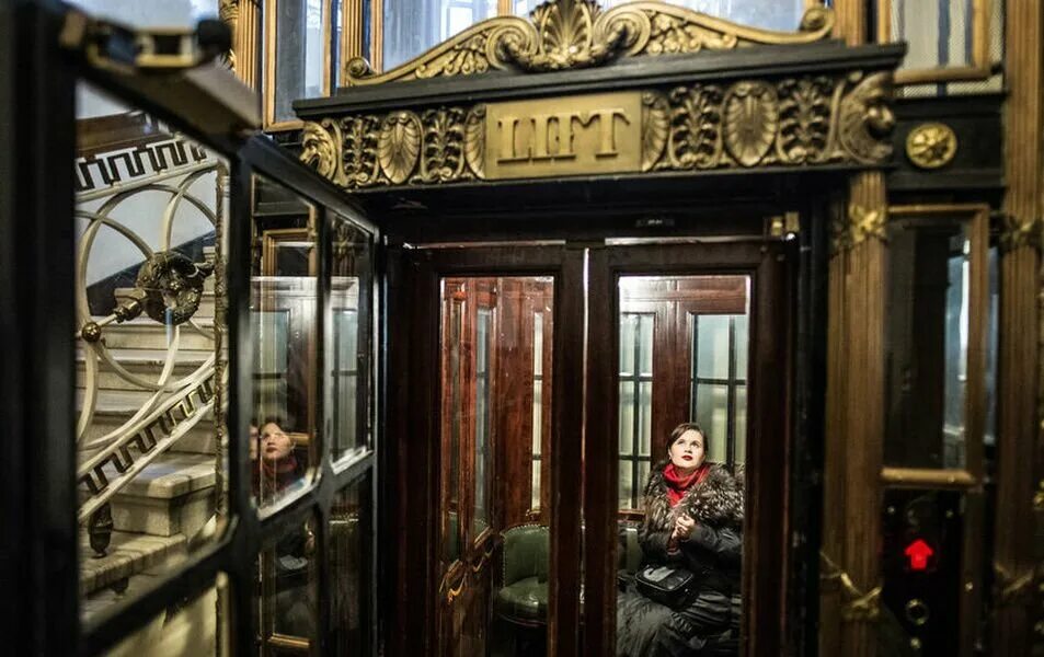 Дом мертенса в санкт петербурге. Дом мертенса невский проспект 21 санкт-петербург. дореволюционные лифты в санкт-петербурге. лифт на невском 21 санкт-петербург.
