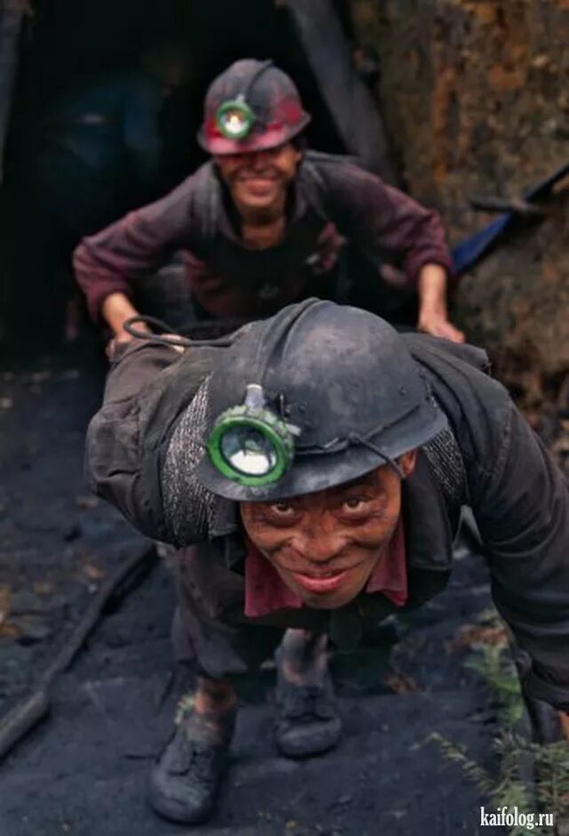 Шахтер прикол. Анекдоты про шахтеров. Шахтер прикол. Смешные картинки шахтеров. Шахтерские анекдоты.