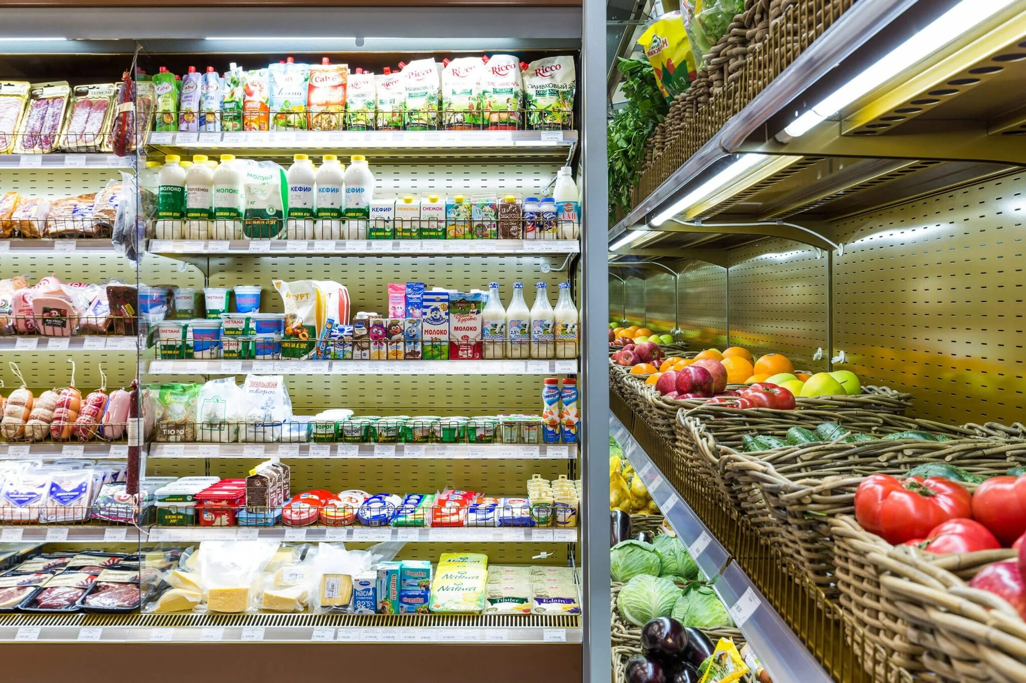 Открытие магазина фото. Открытие магазина праздник. Выкладка одежды на рынке. Магазин открыть сегодня. Магазины сейчас.