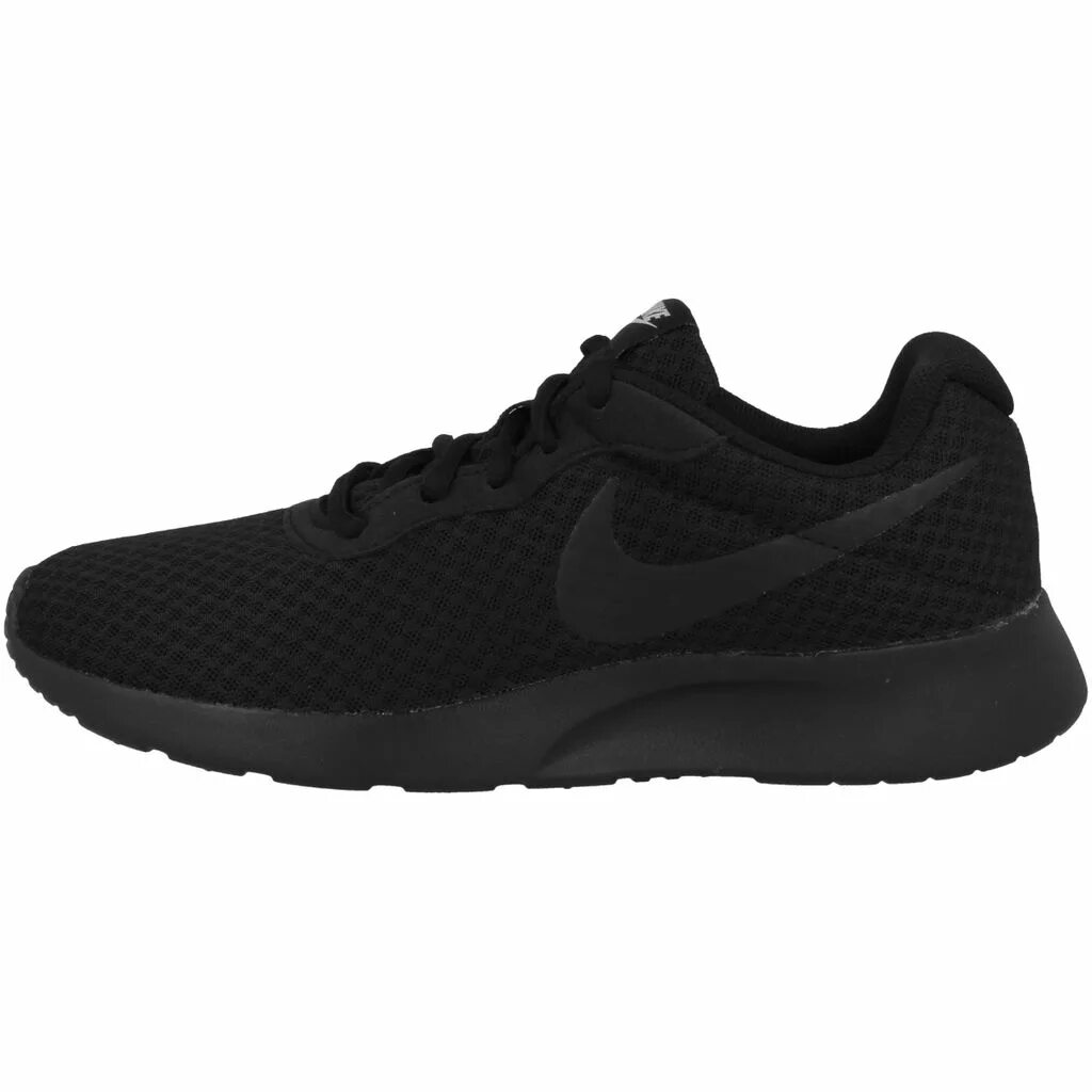 Купить черные кроссовки. Кроссовки Nike Tanjun Black/Black. Кроссовки мужские Nike Tanjun. Nike для бега черные 812655-002. Кроссовки найк для бега чёрные мужчкие.