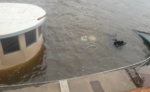 Утонула в москве реке