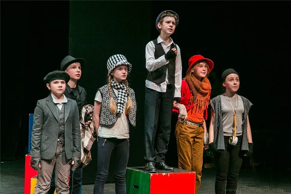 Дуэнья спектакль. Московская контора императорских театров. Сколько театров в россии. Театр чисел. Наиболее существенные признаки театра.