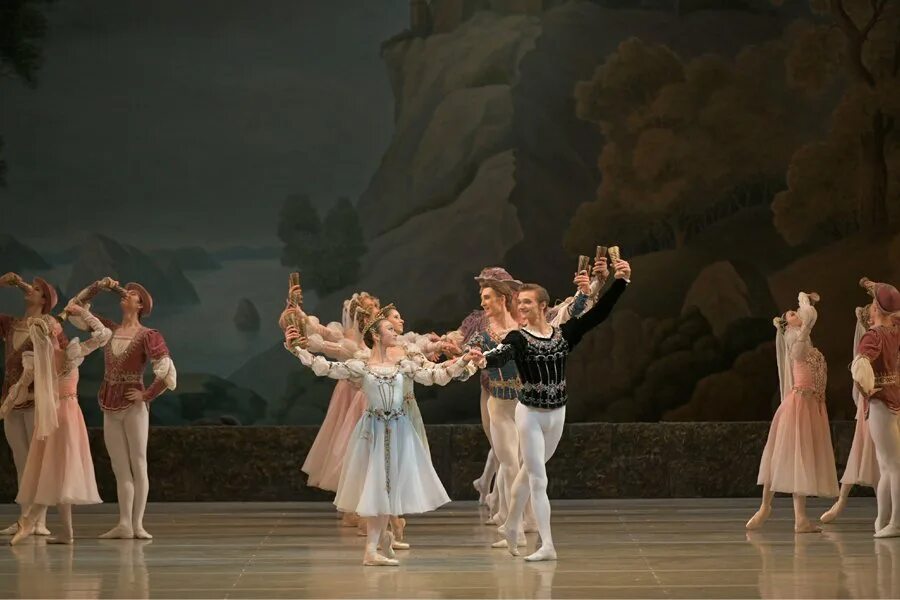 Балет лебединое озеро петипа. Лебединое озеро в мариинском театре спб. Лебединое озеро санкт петербург мариинский театр. Лебединое озеро санкт петербург мариинский театр. Лебединое озеро лопаткина.