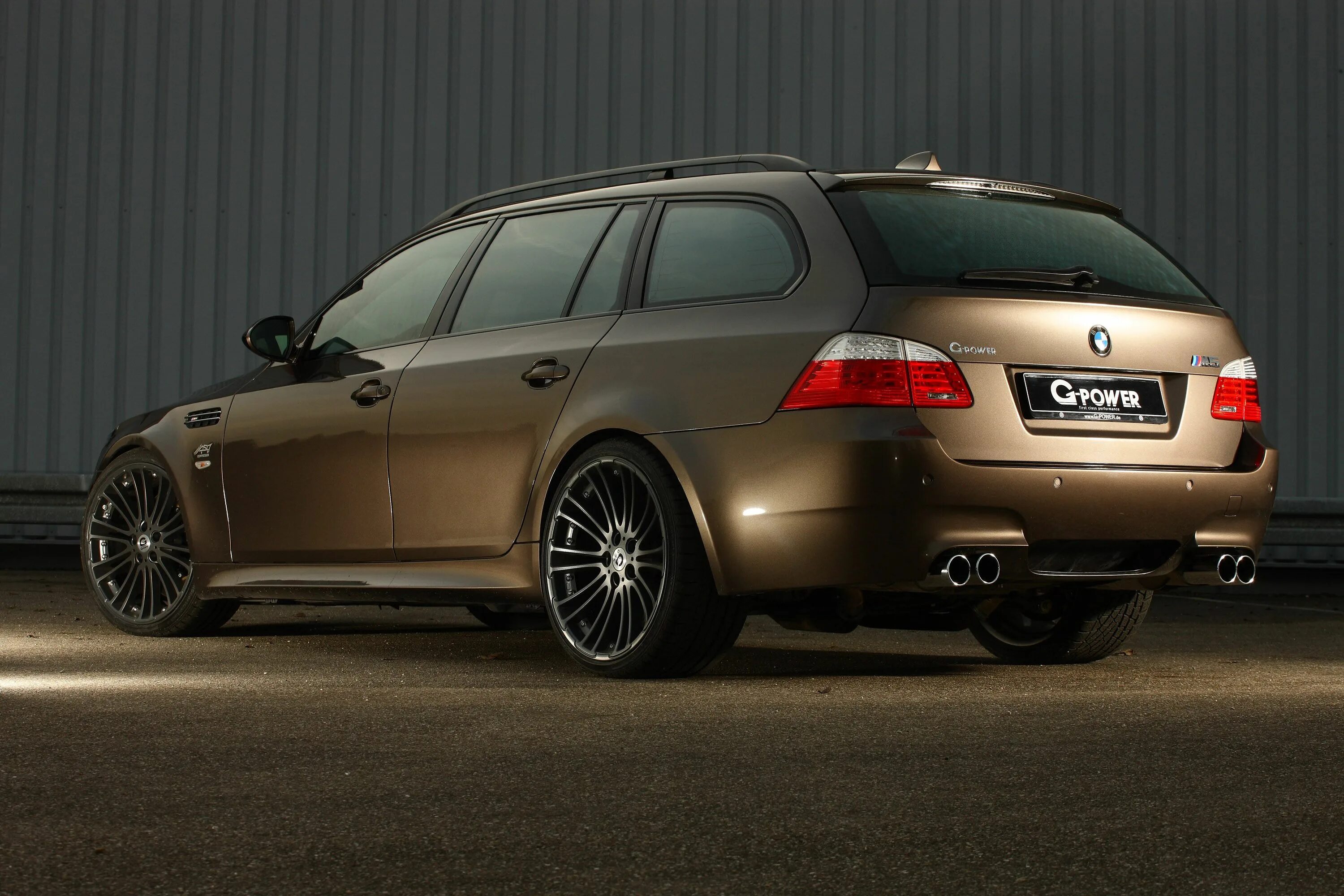 Универсал м. BMW m5 e61. BMW e61 универсал. BMW 5 e60 Touring. BMW e61 Touring.