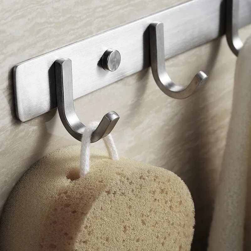 Крючок для полотенца на кухню. Крючки для полотенец. Крючки в ванную. Крючок-вешалка. Крючки для кухонных полотенец.