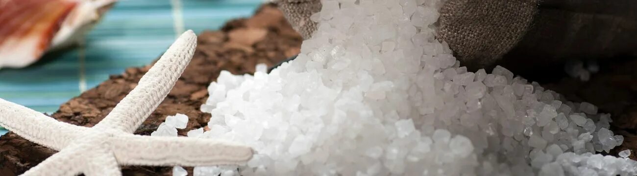 Можно выбрасывать соль. Фито-солевое обертывание aravia. морская соль рассыпана.
