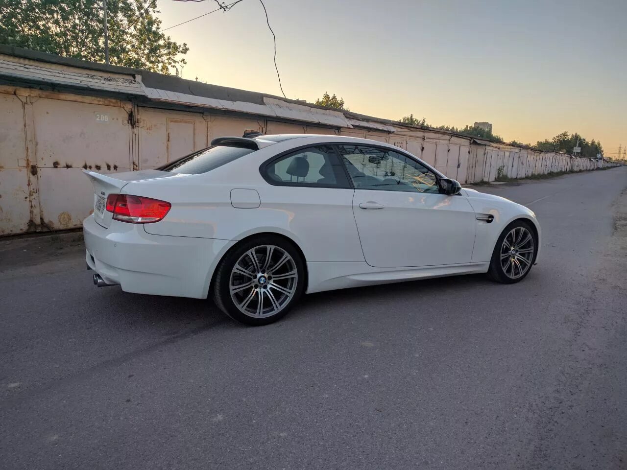 Авито бмв краснодарский край. BMW 3 e92. БМВ м3 е92. BMW 3 e92 Coupe. BMW e92 купе.