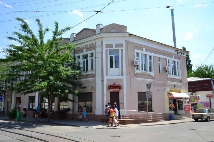 Улица революции евпатория. Евпатория революции 64. Революции 34 евпатория. Ул. Ул революции 15 евпатория.