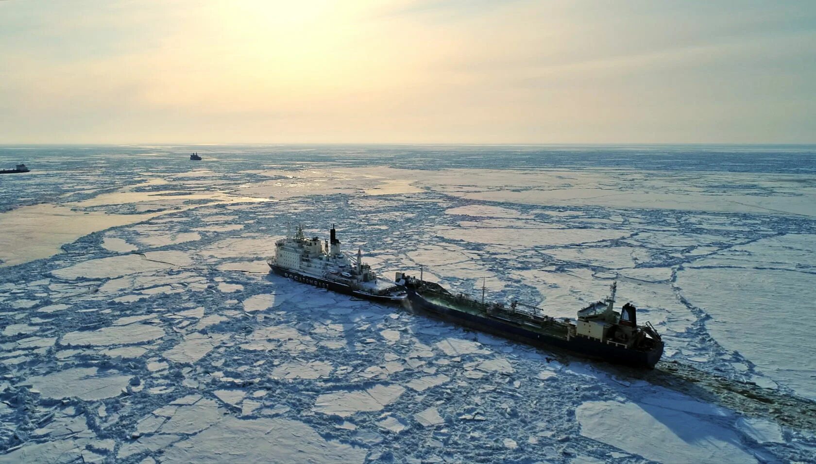 Северный морской путь впервые полностью преодолела. Северный морской путь. СМП Северный морской путь. Северный морской путь Северный Ледовитый океан. Северный морской путь в Арктике.