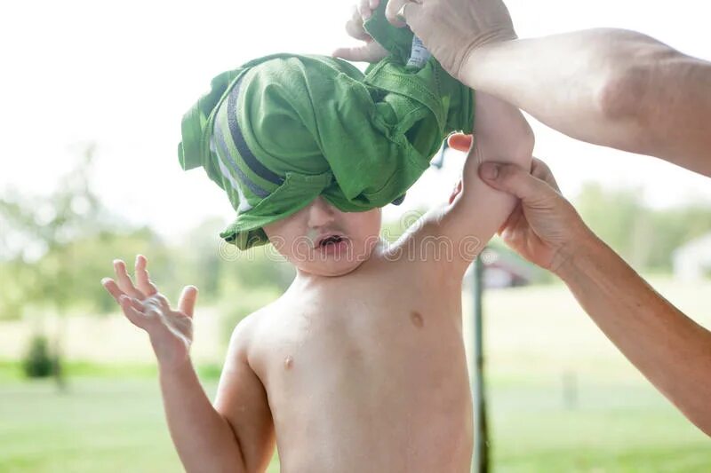 Live laugh love футболка. Kid off. Сон ребенка в автомобиле. Drugs r bad футболка. Футболка papa the myth.