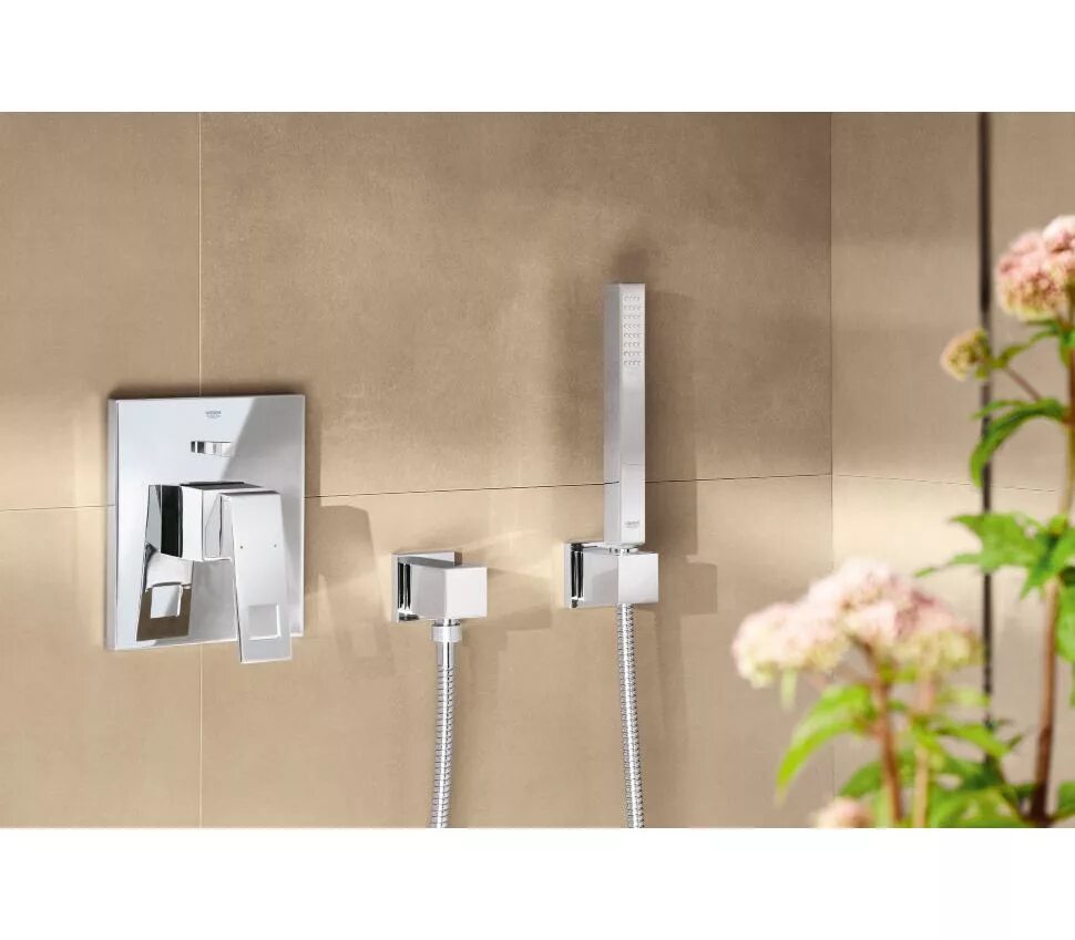 Смеситель для ванны с душем Grohe Eurocube 23141000. 19898000 Eurocube смеситель для душа. 19898000 Смеситель для душа Grohe Eurocube. Grohe встраиваемый смеситель Eurocube. Встроенный душа grohe