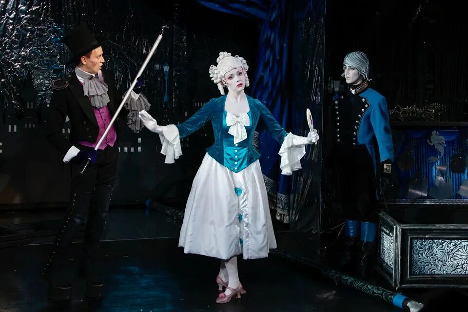 Волшебный театр андерсена театр вахтангова. Волшебный спектакль. Волшебный театр андерсена театр вахтангова. Волшебный театр андерсена спектакль. Театр андерсена.