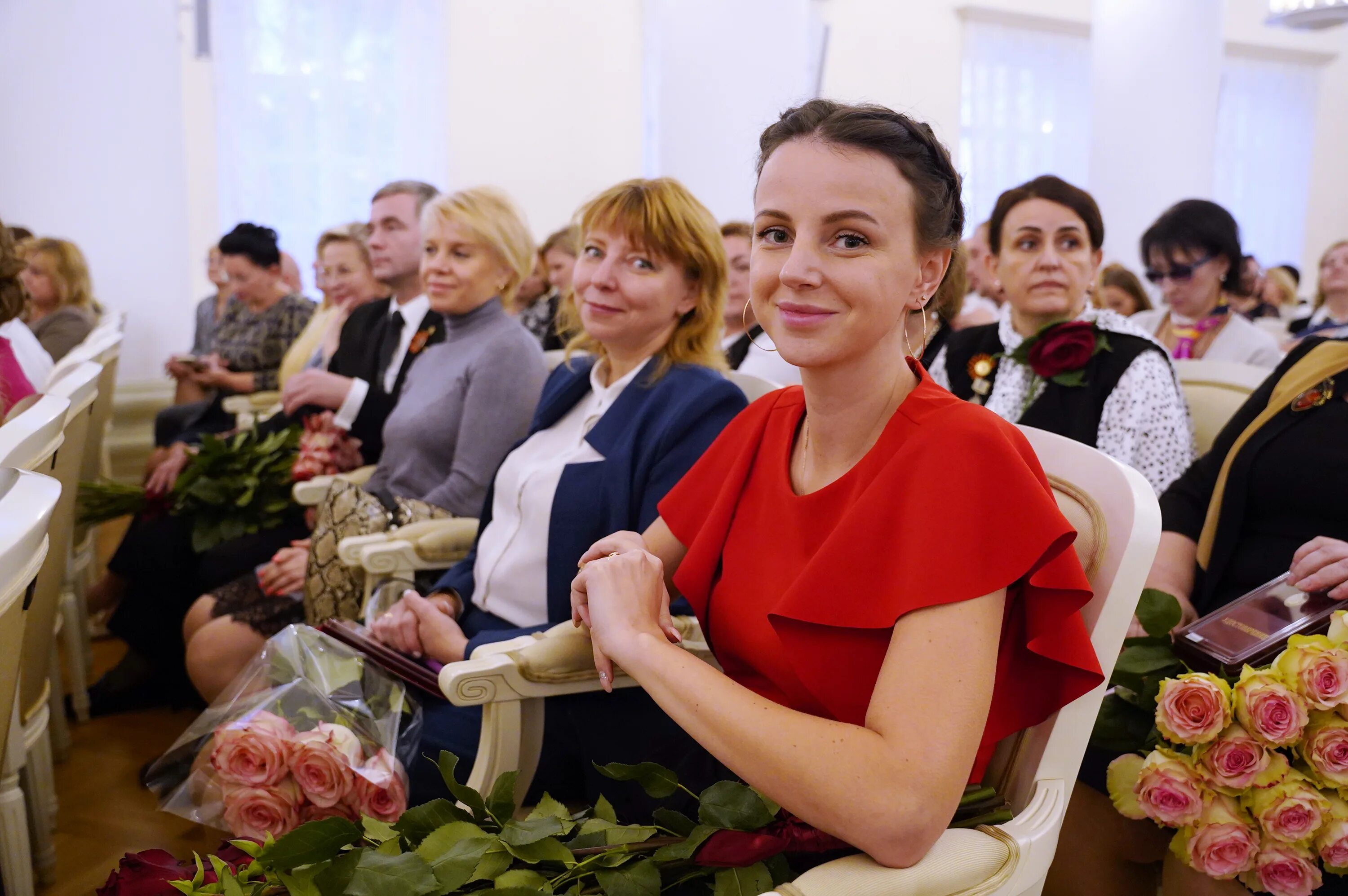 Вакансии петербург преподаватели. Знак за гуманизацию школы Санкт-Петербурга. Лучшие учителя Петербурга. Лучшие учителя СПБ. Лучшие педагоги.