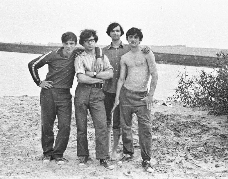 фанатки роллинг стоунз. молодежь 1970 годов. молодежь москва 80е годы. молодежь 70е новосибирск. молодежь 1970 годов.