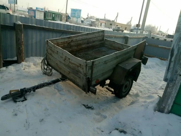 Купить б у прицепное. Прицеп для топки снега. Прицеп Омск легковой. Прицеп на 2 тонны для легкового автомобиля Омск. Авито прицепы лавки.